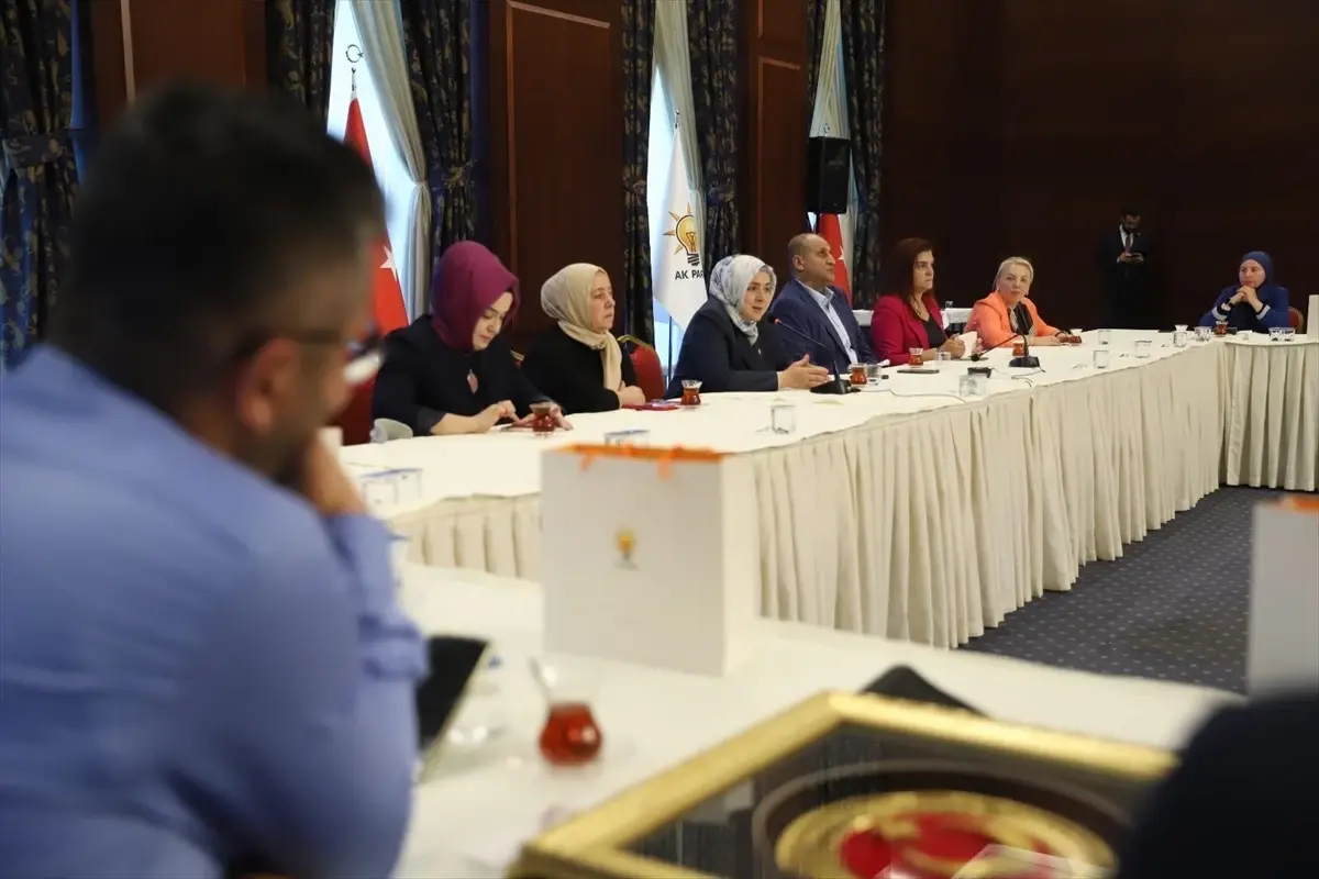 AK Parti Genel Merkez Kadın Kolları Başkanı Ercan, gazilerle bir araya geldi Açıklaması