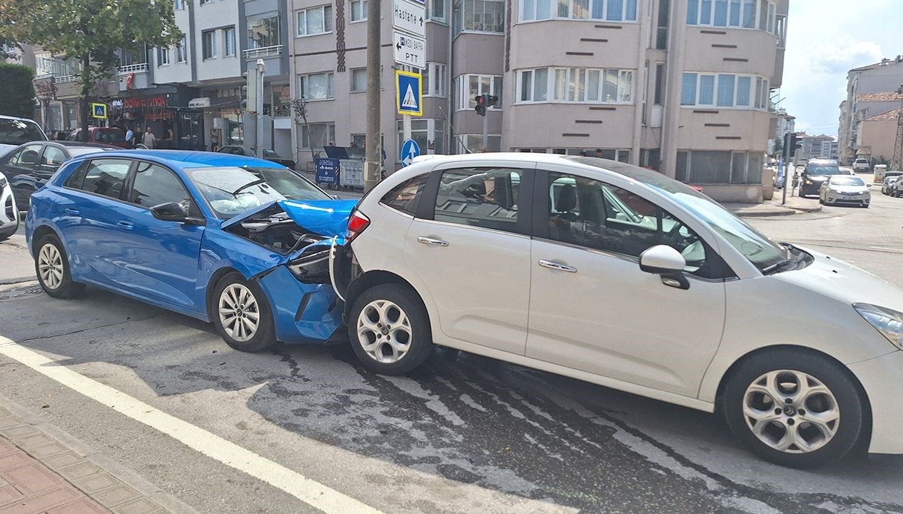 bosanmak isteyen esini aracina carparak yaraladi 9f2dcaE9