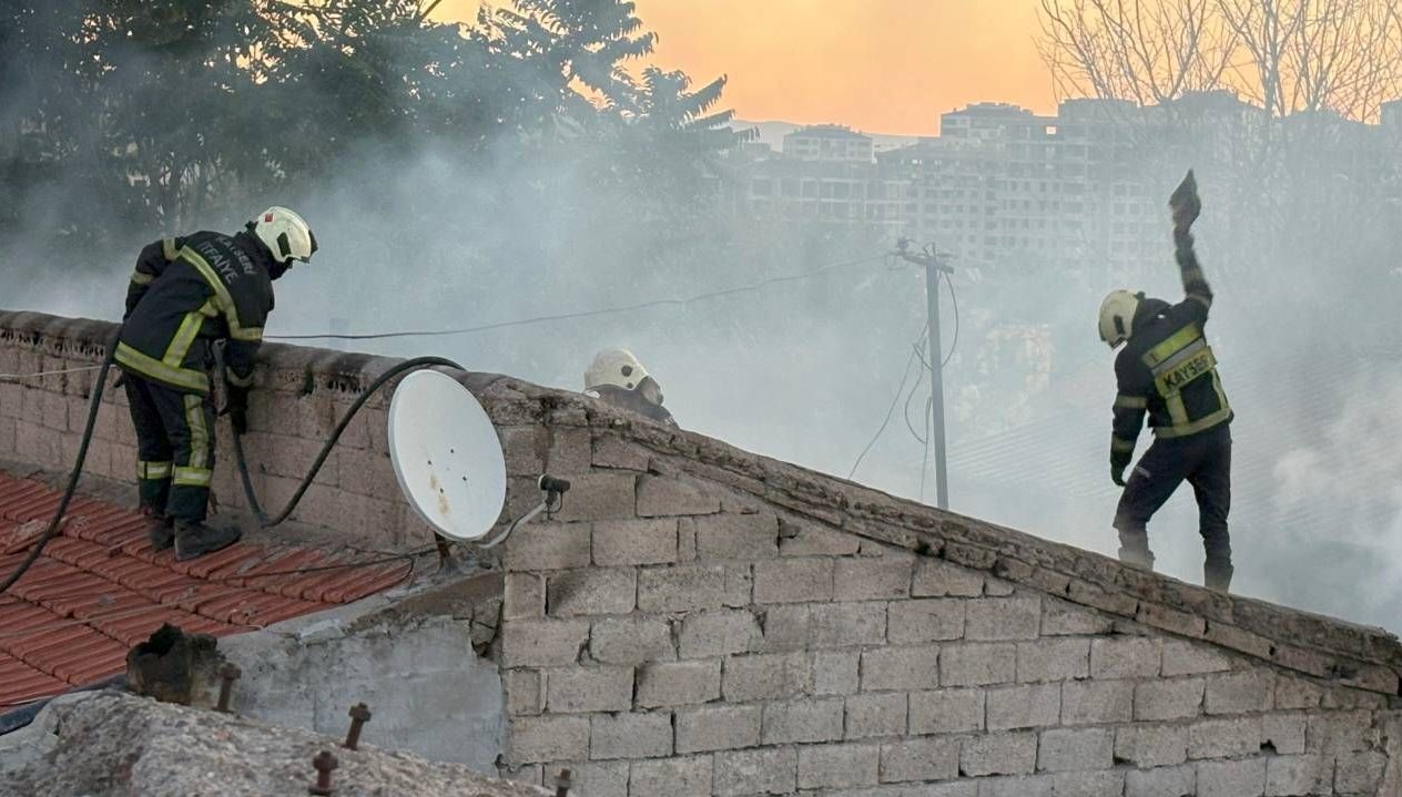 cardakta cikan yangin eve sicradi gJ3DnnIL