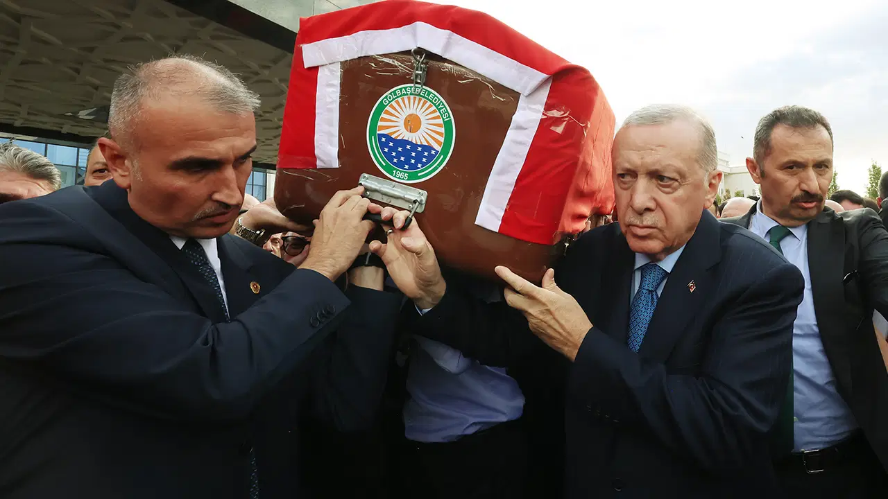 Erdoğan, Hamdi Kılıç için düzenlenen cenaze törenine katıldı: ‘Görevlerini ihmal ettiğine şahit olmadım…’