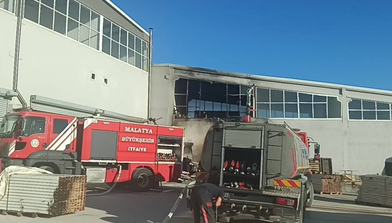 Malatya’da mobilya imalathanesinde yangın malatyada mobilya imalathanesinde yangin mvsuOWyV