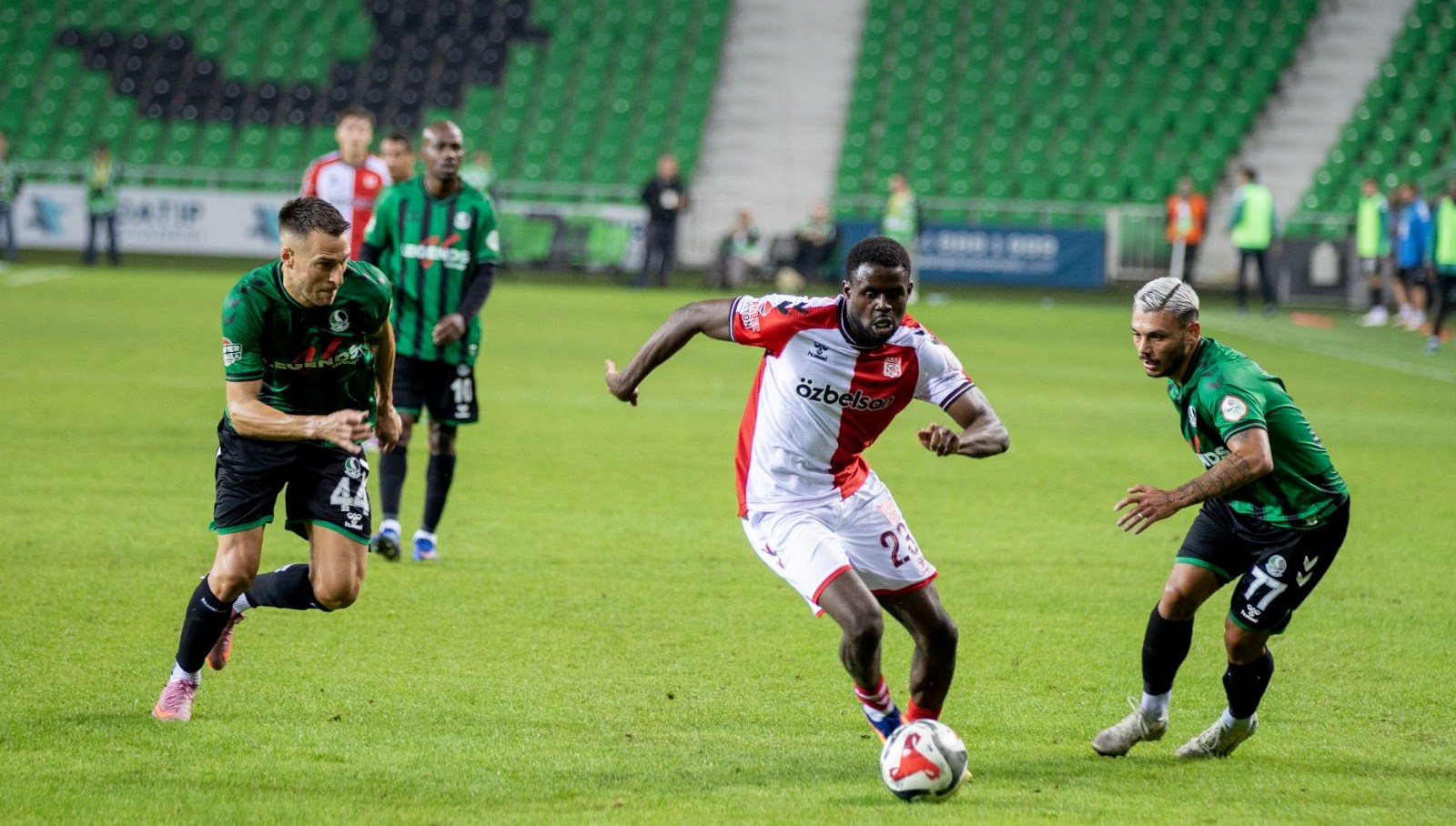 7 yabanciyla oynadilar kural hatasi sonrasi resmi basvuru KAQRGmm5