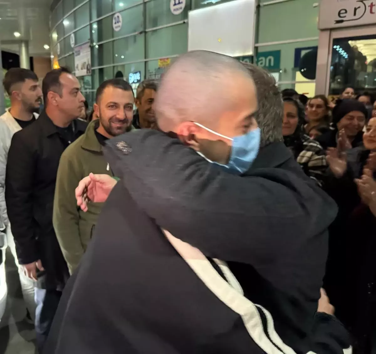 beyin ameliyati icin ankaraya giden ogrenciye vali ve arkadaslarindan destek iuMxl8qg.jpg