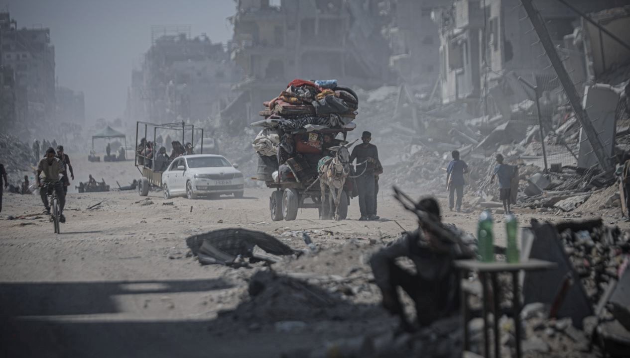 israil askerleri gazzede evini kontrol eden filistinliyi katletti DlrKufqC.jpg