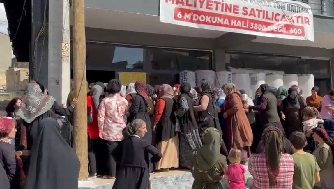 mardinde hali magazasinda indirim izdihama neden oldu qI2WgqLz