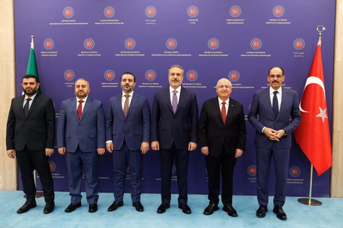 turk ve suriyeli yetkililer suriyenin toprak butunlugu icin bir araya geldi BsBUix8m.jpg