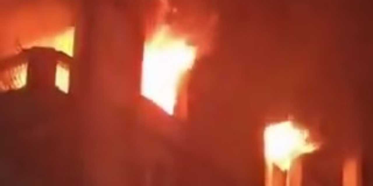 huzurevinde yangin panigi 10 kisi can verdi fiVdBAqa.jpg