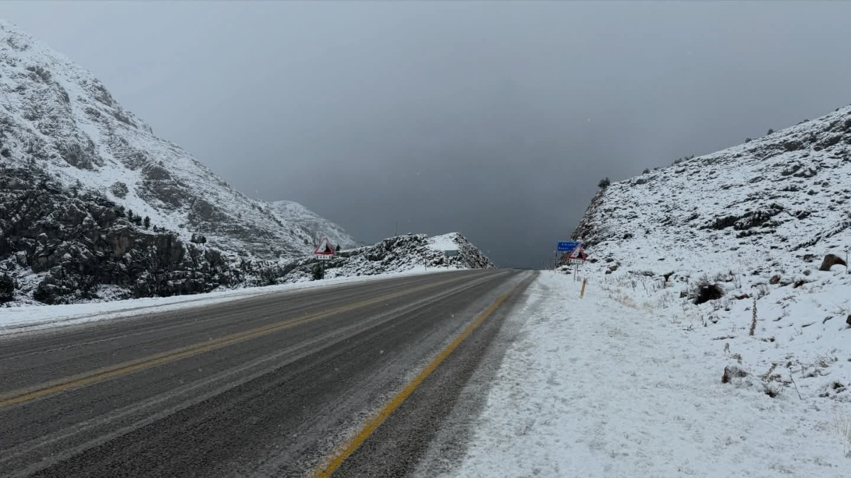 Konya’da kar yağdığını duyan Alacabel’e koştu