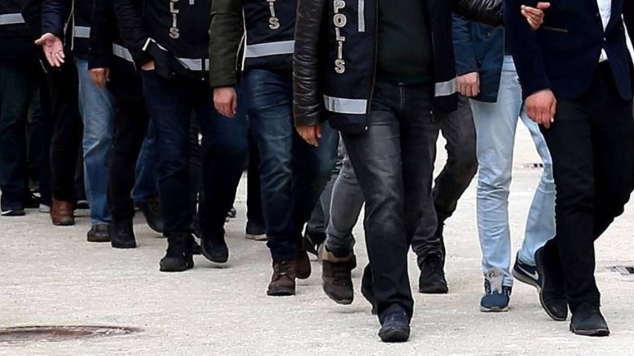 Sahte banka reklamlarıyla dolandırıcılık. 18 şüpheli yakalandı