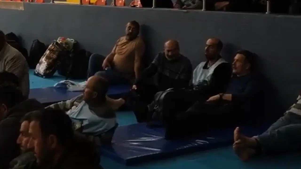 Erkan Baş, Direnişteki Madencilerle Derbiyi İzleyerek Enerji Bakanlığı’na Yürüyeceklerini Duyurdu